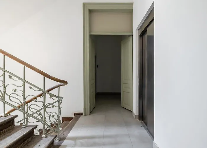 Anthracite Flat By Square - Balcony - Old Town
