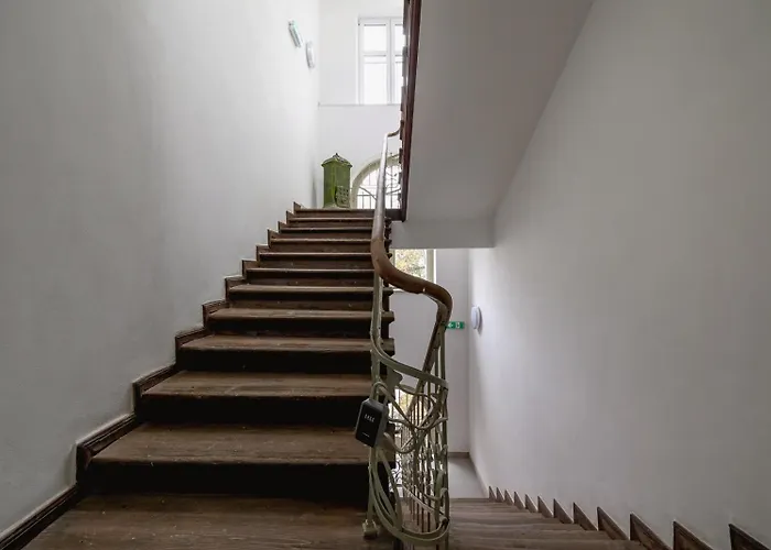 Anthracite Flat By Square - Balcony - Old Town